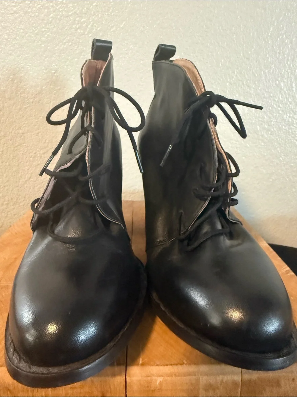 Seychelles Black Leather Lace-Up Ankle Booties